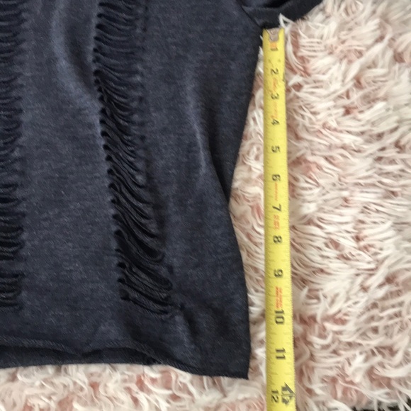 🗣Cute distressed box cut sweater - Picture 7 of 7